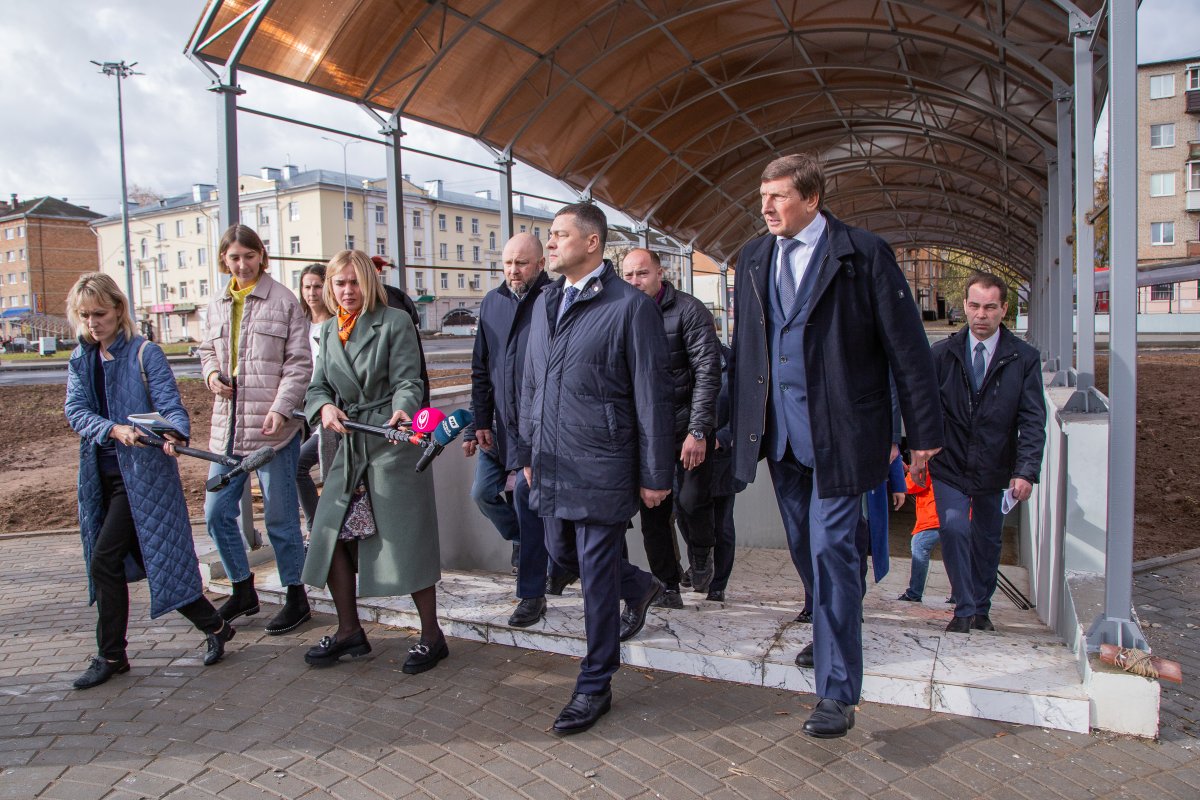 Новости великие луки последние. Реконструкция. Строительство и реконструкция. Перекрёсток Великие Луки. Луцерн главный перекресток.