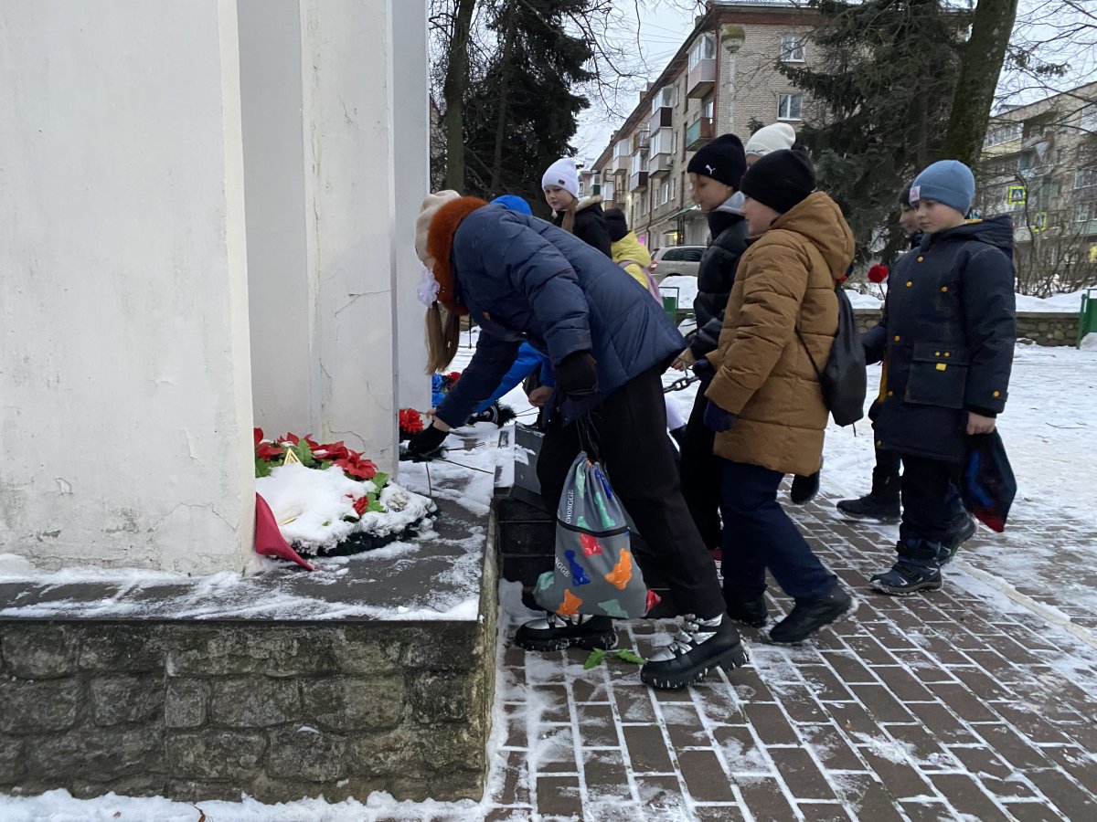 Подвиг солдата живет в веках - Городская общественно-политическая газета