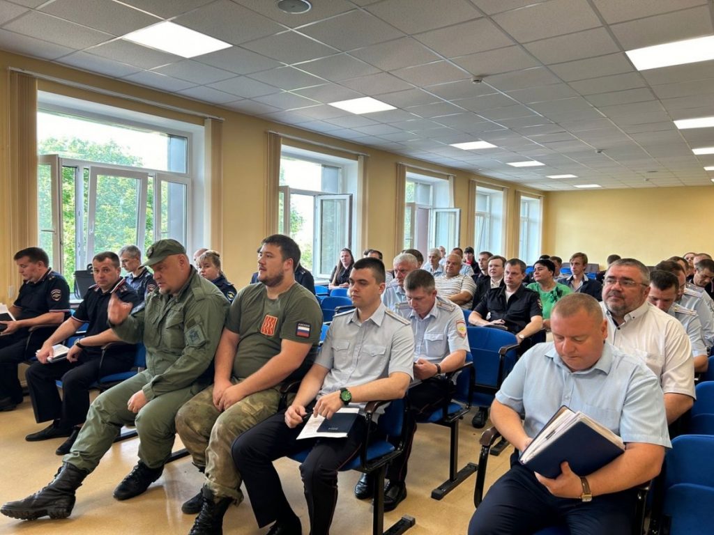 Вручены благодарственные письма главы Администрации Великих Лук - Городская  общественно-политическая газета